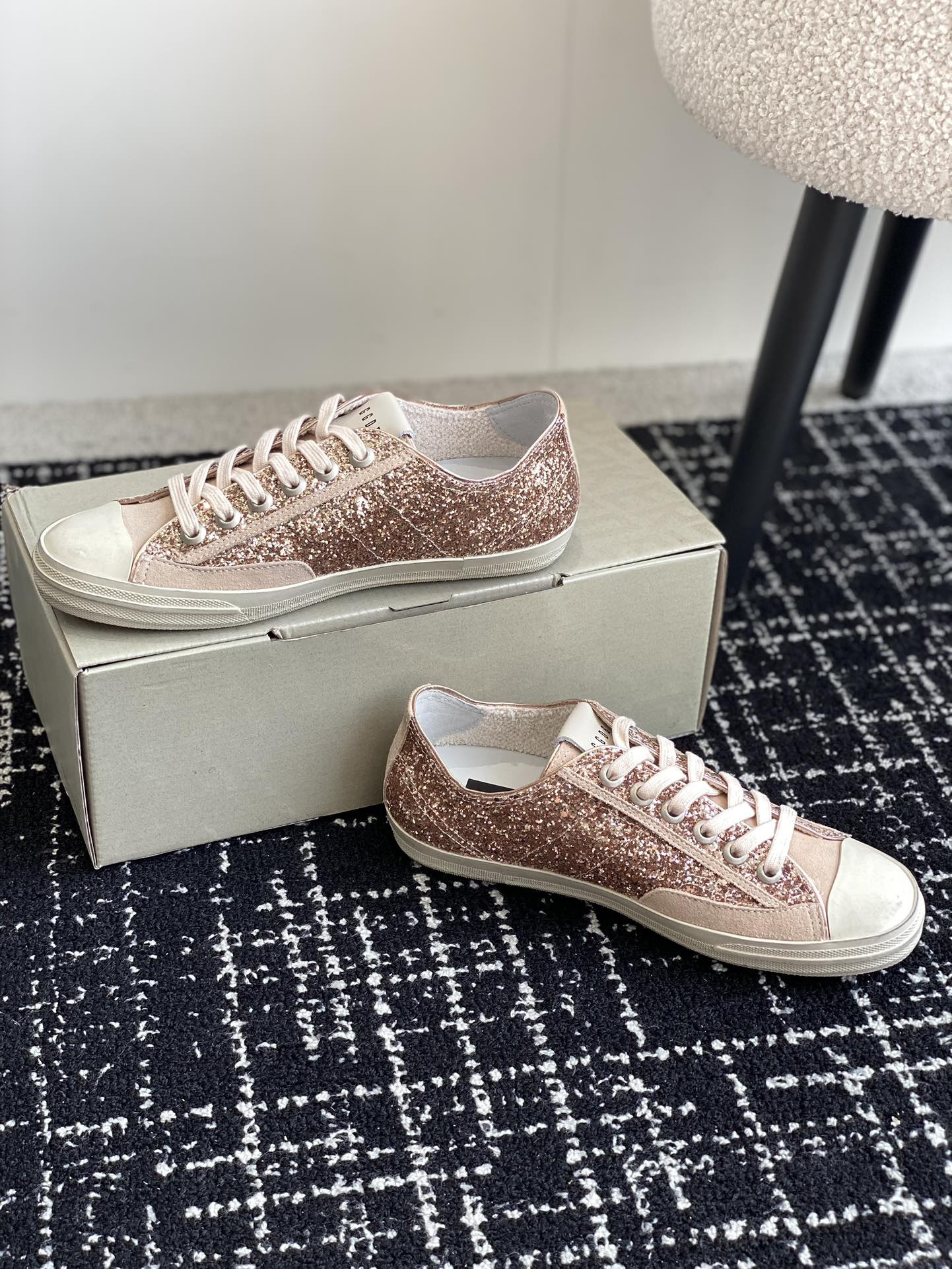 UA Golden Go*e V-STAR Sneaker