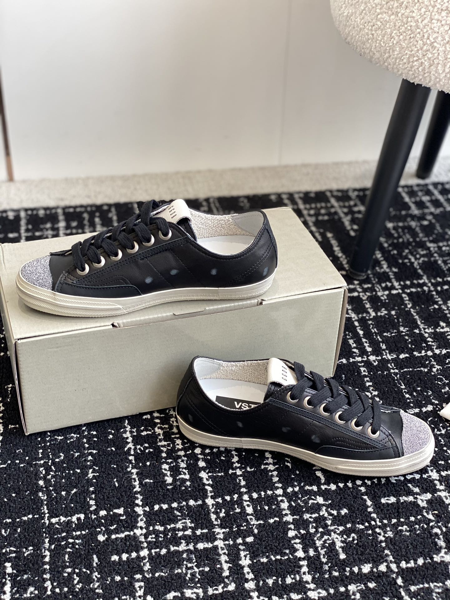 UA Golden Go*e V-STAR Sneaker