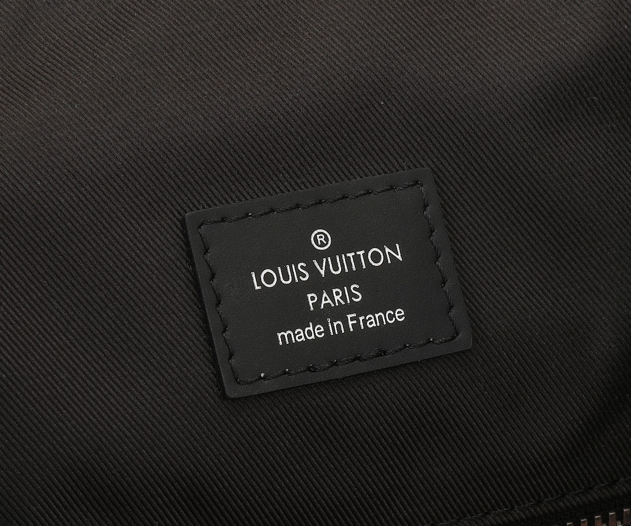 LV Christopher MM M43736 15 x 17.3 x 4.9 inches