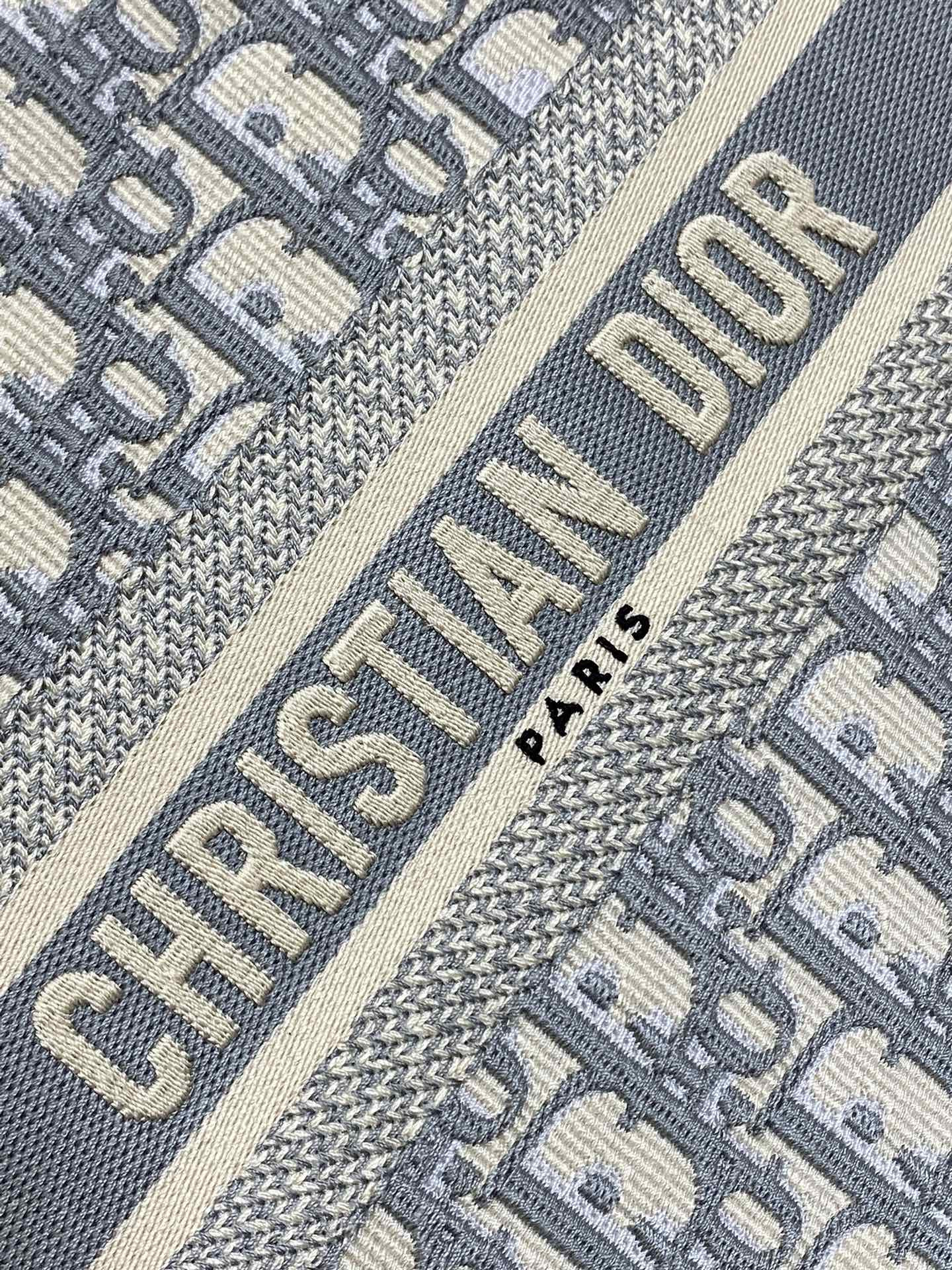 D*0r Small D*0r Book Tote Gray D*0r Oblique Embroidery and Calfskin 26.5 x 21 x 14 cm