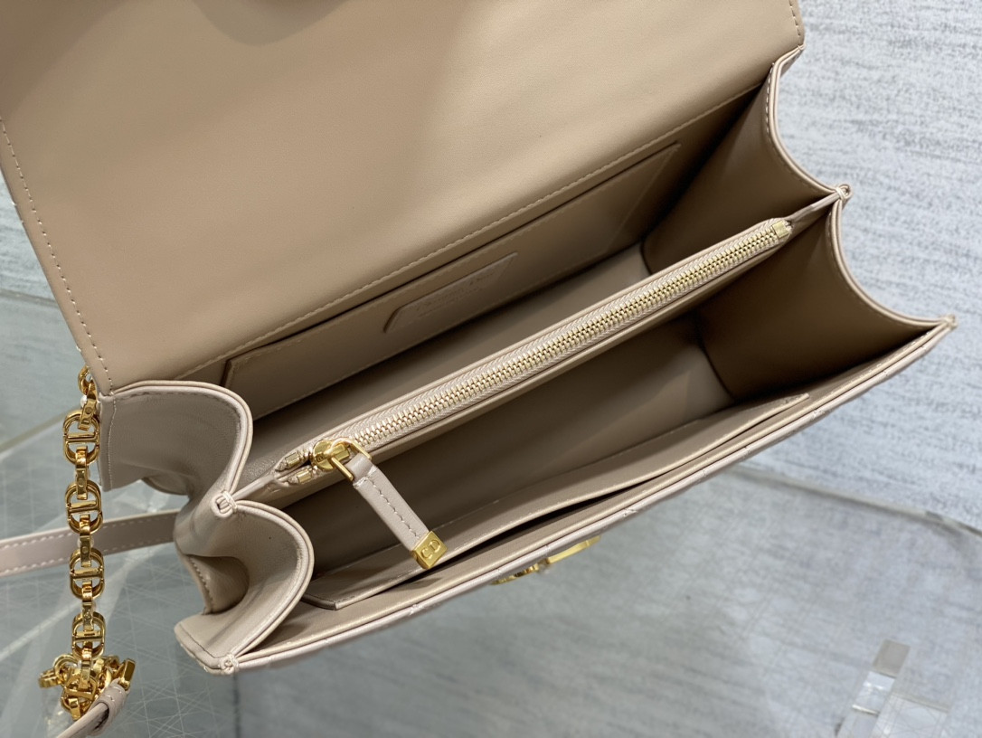 D*0r Medium D*0r Ange Bag Pink Latte Macrocannage Calfskin 26 x 17 x 9 cm