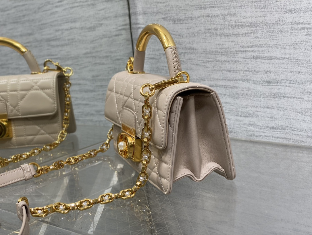 D*0r Small Ange Bag Pink Latte Macrocannage Calfskin 20 x 12 x 5 cm