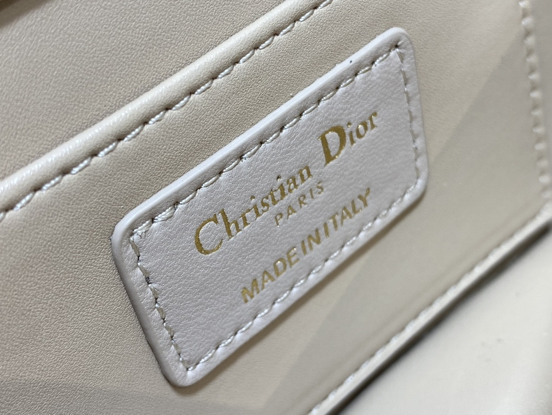 D*0r Small Ange Bag Pink Latte Macrocannage Calfskin 20 x 12 x 5 cm