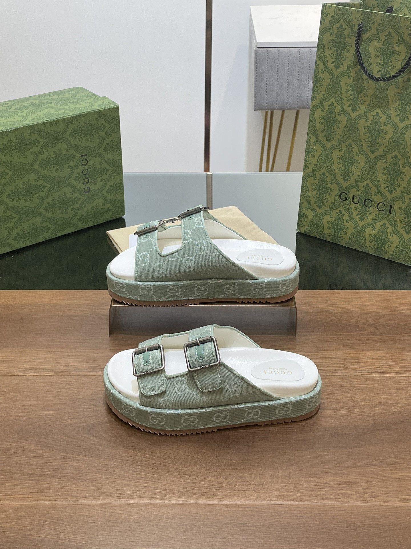 UA G*u*i SANDAL WITH DOUBLE G