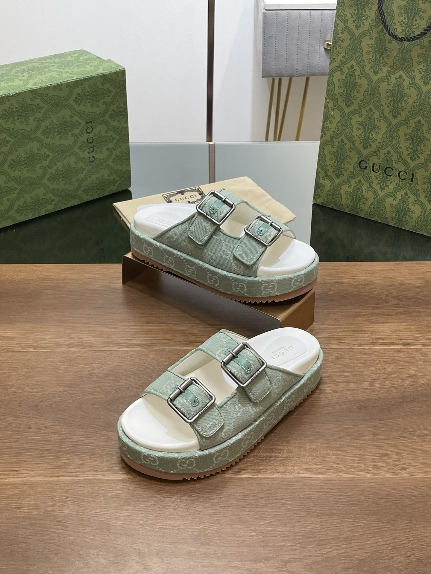 UA G*u*i SANDAL WITH DOUBLE G