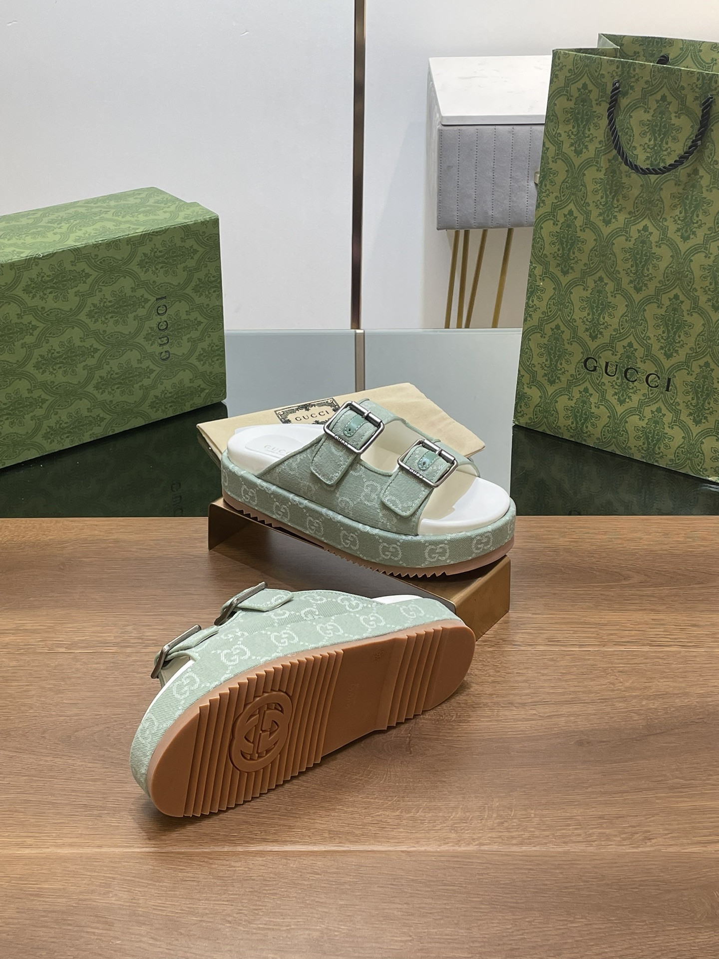 UA G*u*i SANDAL WITH DOUBLE G