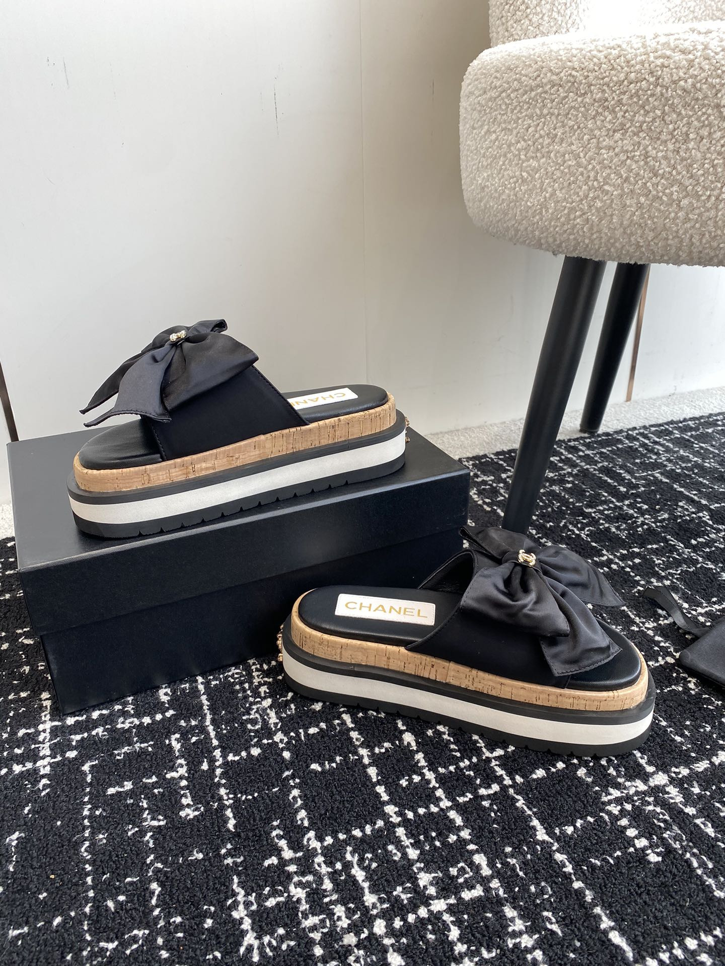 UA Ch*el PLATFORM SLIDES