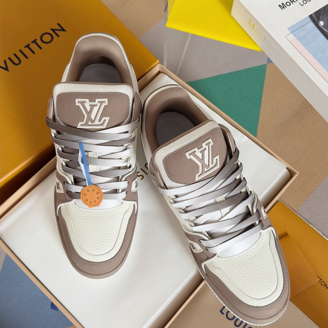 UA LV Trainer Sneaker