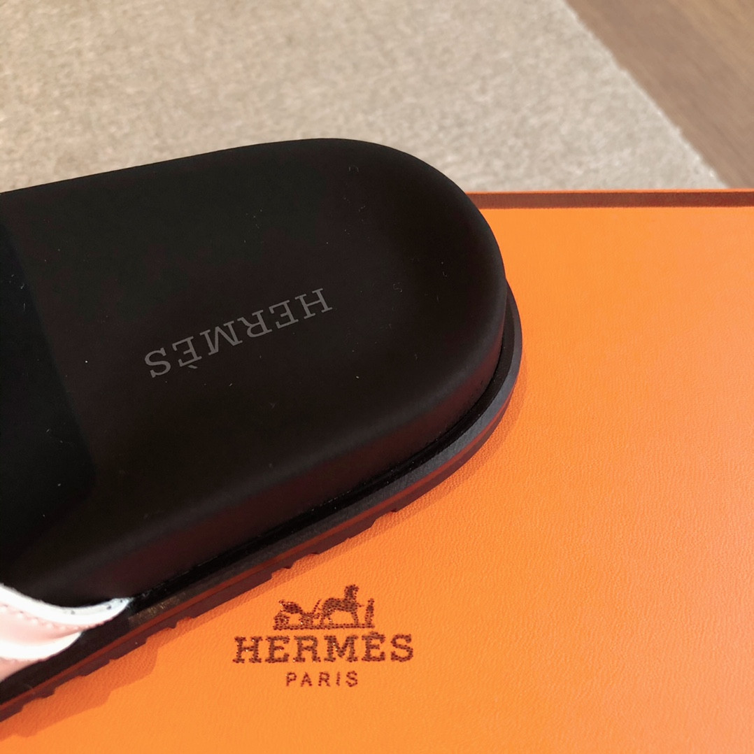 UA Hermès Empire Sandal