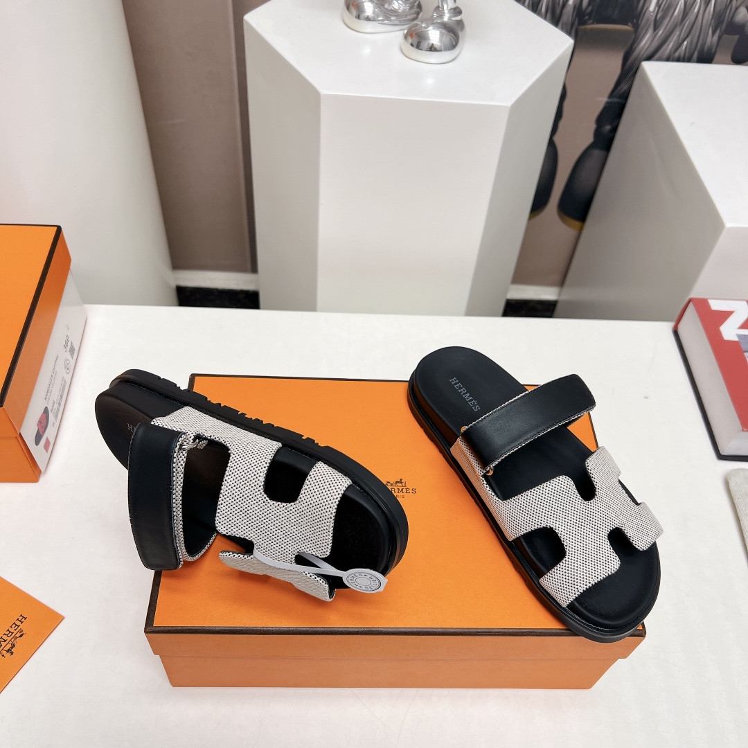 UA Hermès Chypre sandal