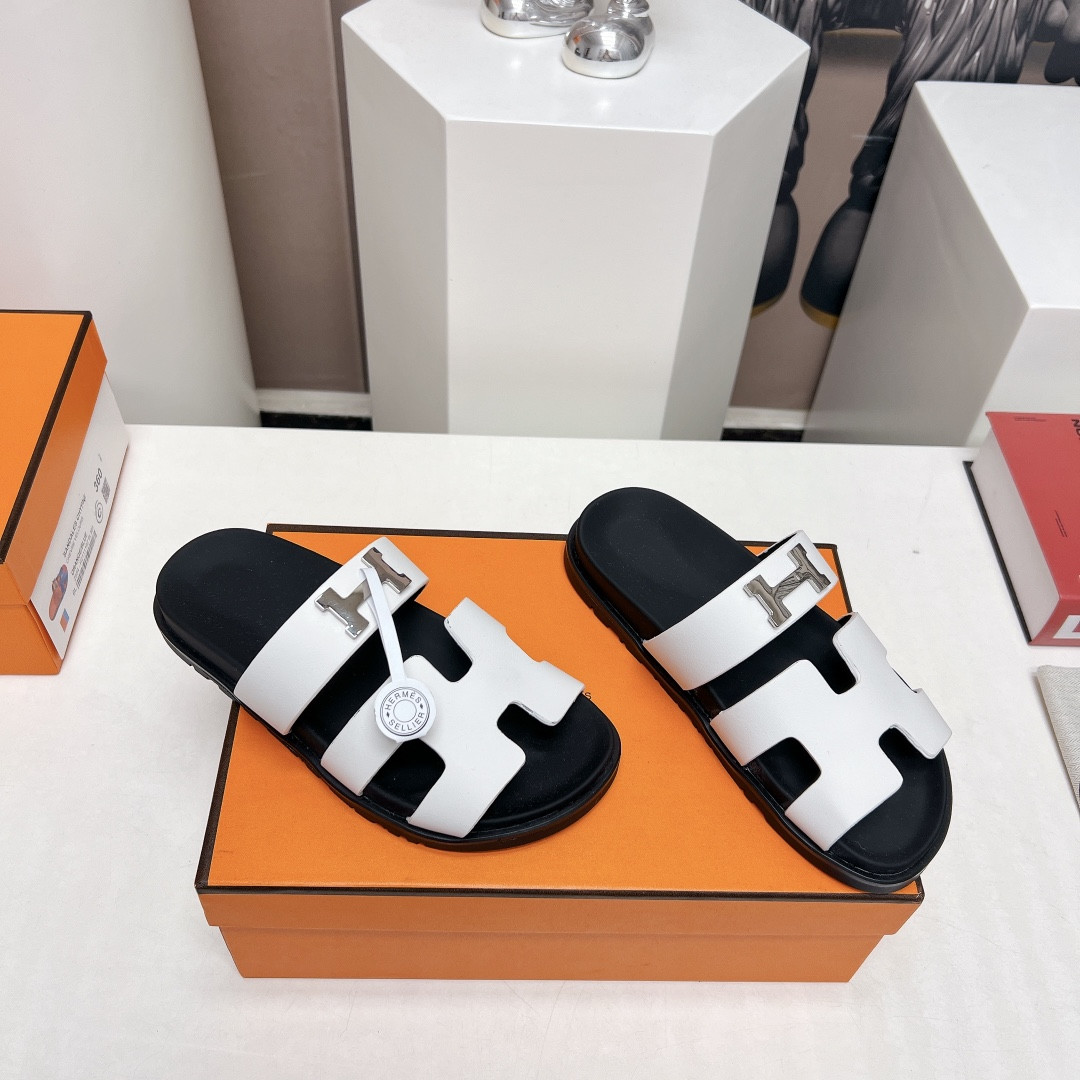 UA Hermès Chypre sandal