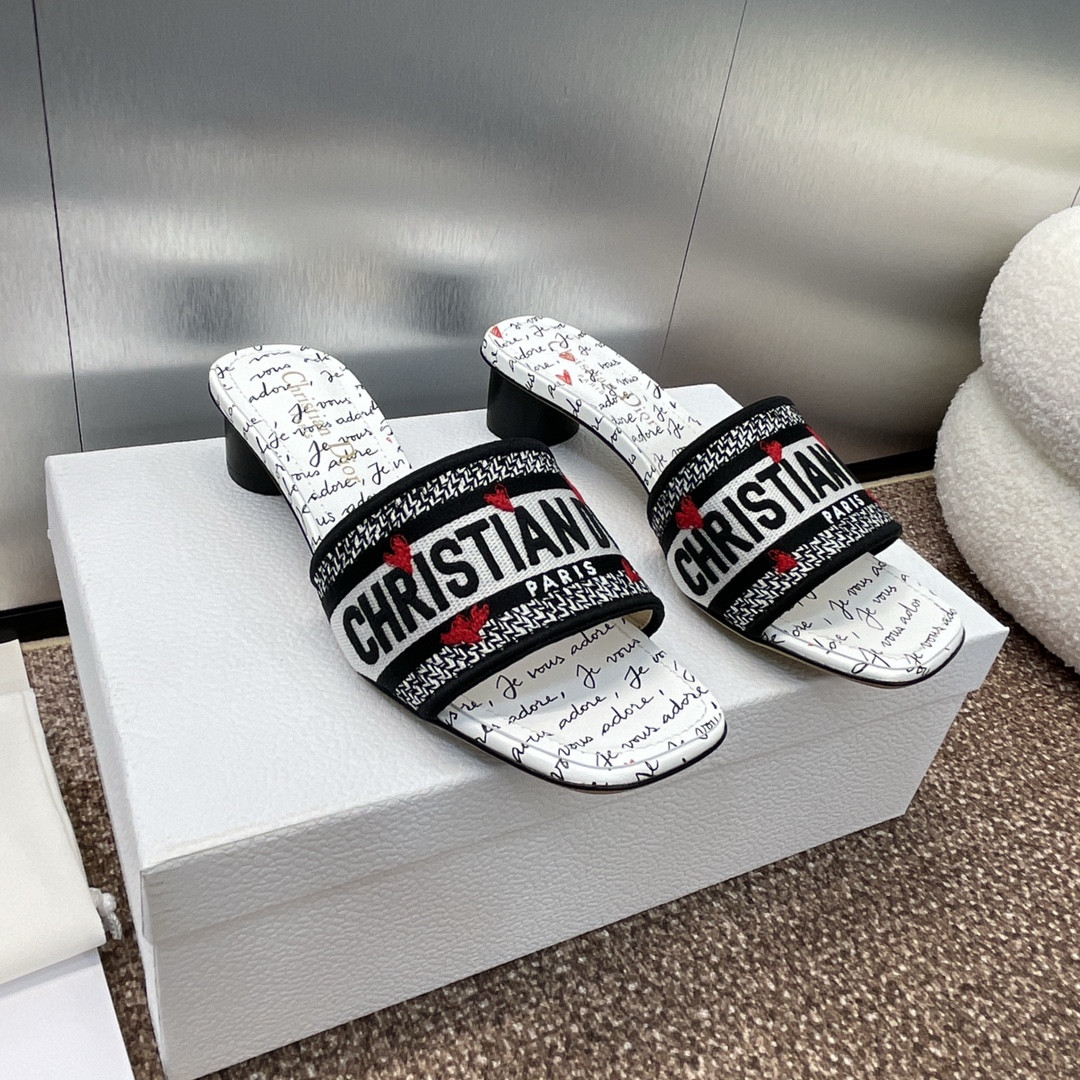 UA D*0ramour Dway Heeled Slide