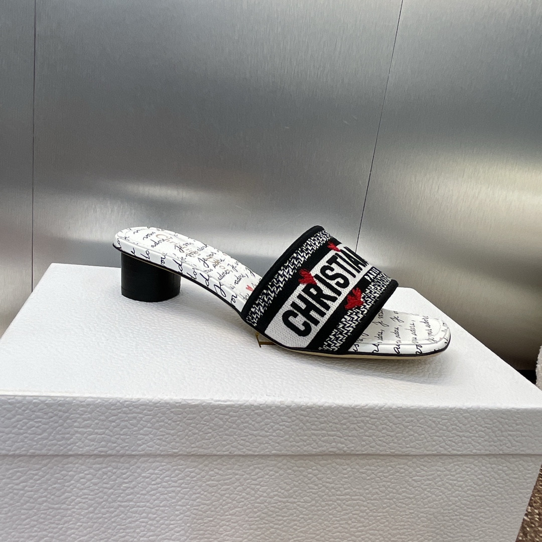 UA D*0ramour Dway Heeled Slide