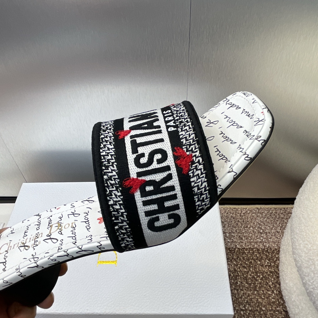 UA D*0ramour Dway Heeled Slide