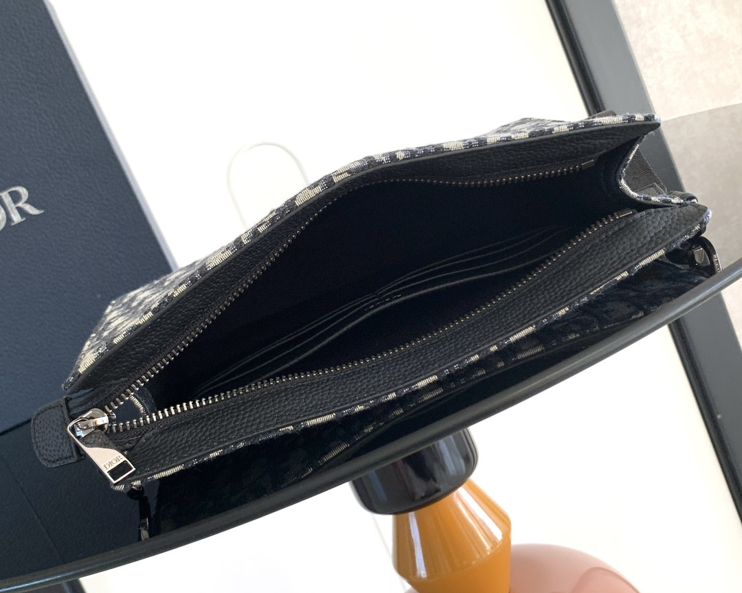 D*0r A5 Triangle Pouch 27 x 19.5 x 6 cm