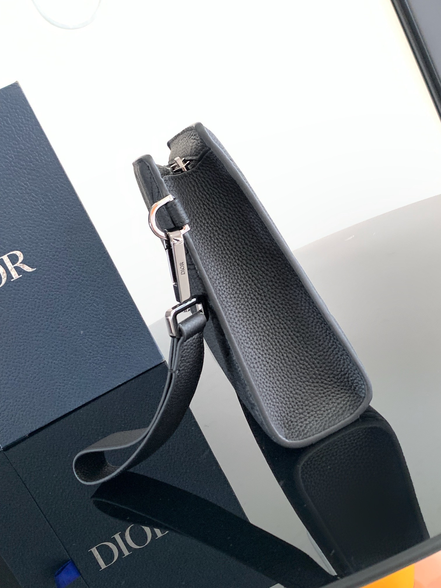 D*0r A5 Triangle Pouch 27 x 19.5 x 6 cm