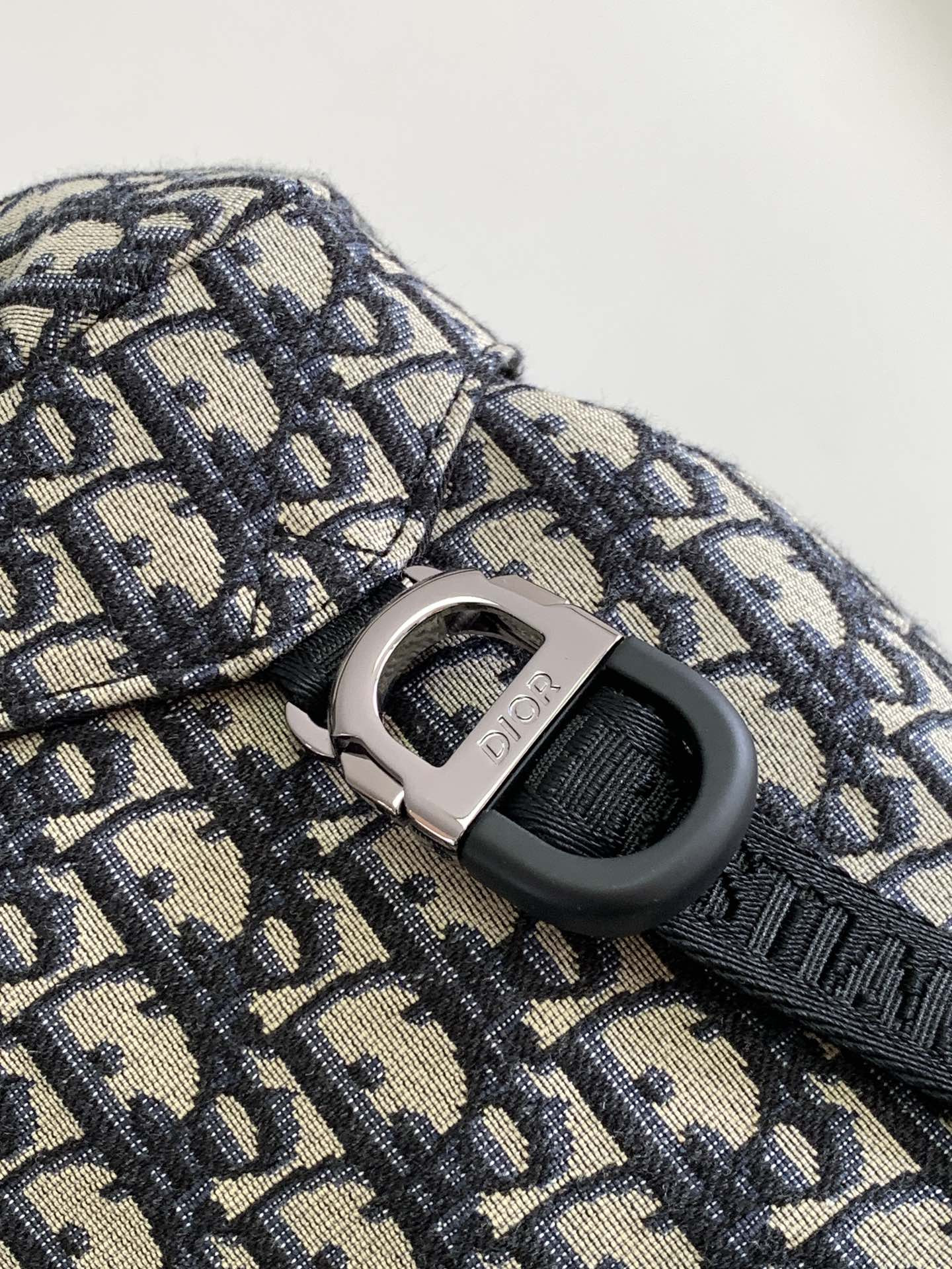 D*0r 8 Backpack with Flap Beige and Black D*0r Oblique Jacquard 31 x 48 x 16.5 cm