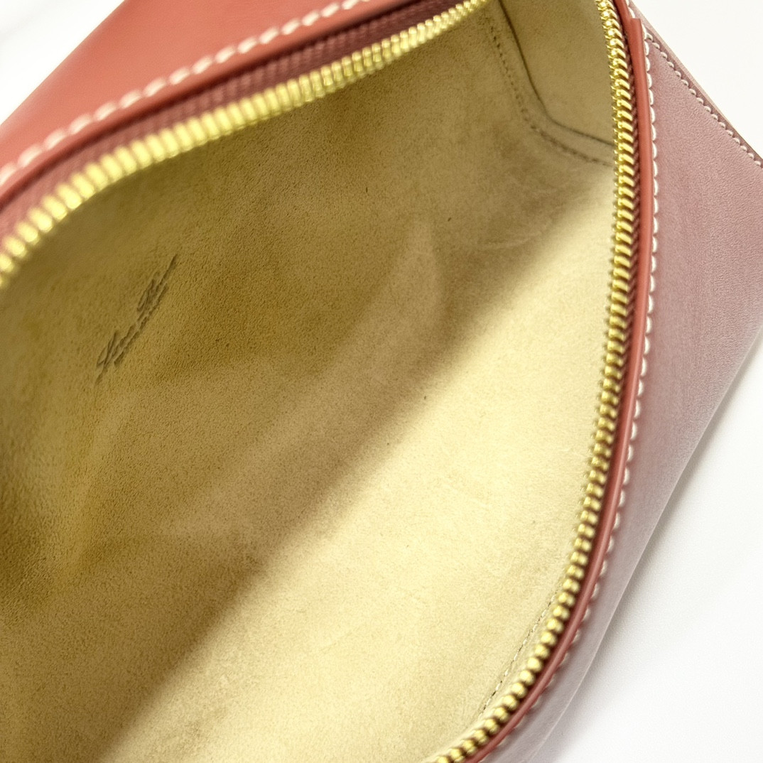 L**o p*ana Extra Pocket L19 Smooth Calfskin 11 x 19 x 6.5 cm