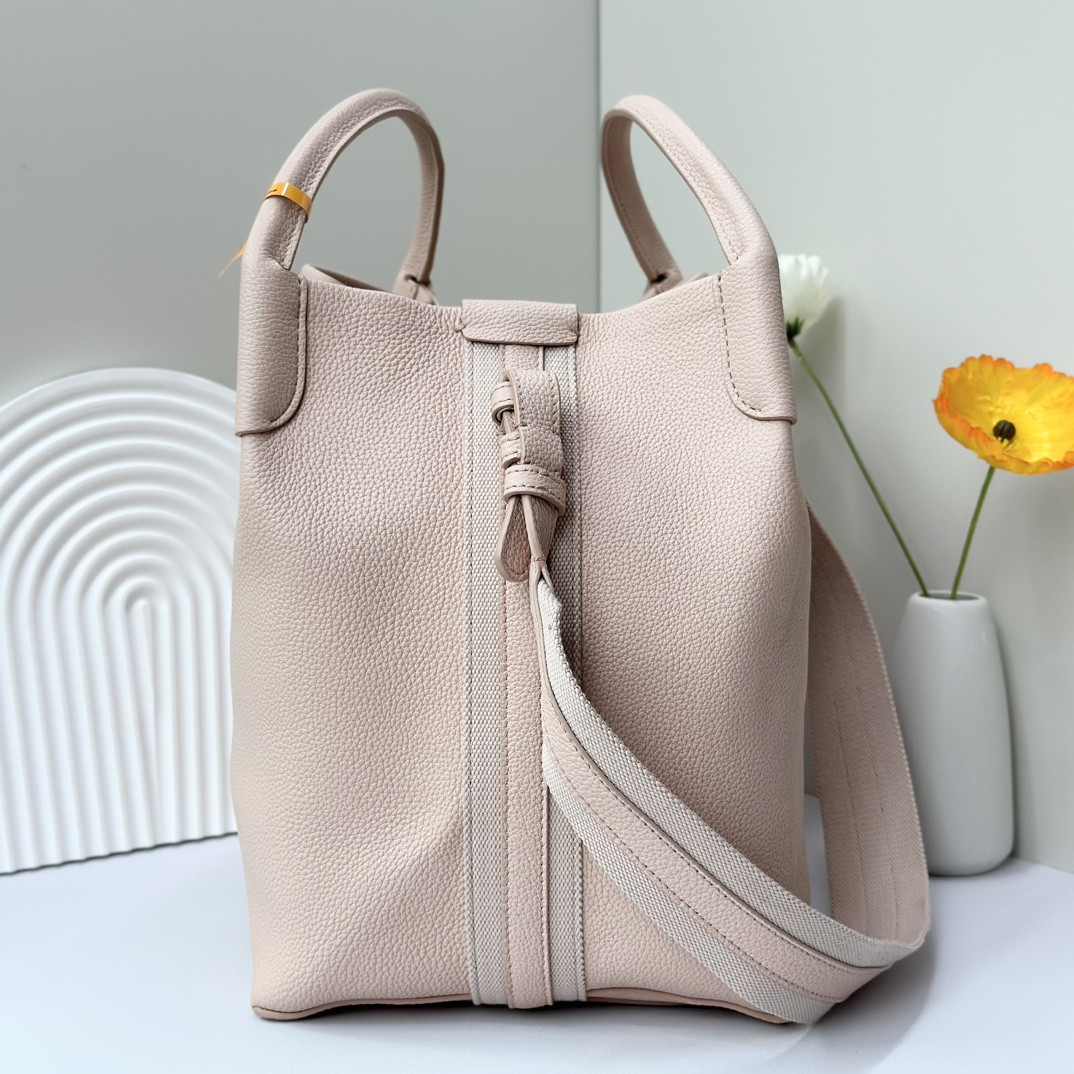 L**o p*ana Large Bale Bag Grained Calfskin 24 x 20 x 27 cm