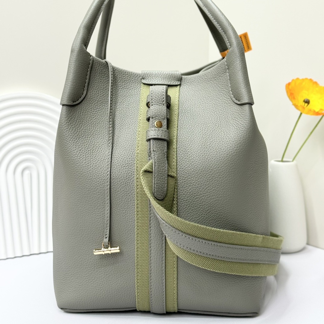 L**o p*ana Large Bale Bag Grained Calfskin 24 x 20 x 27 cm