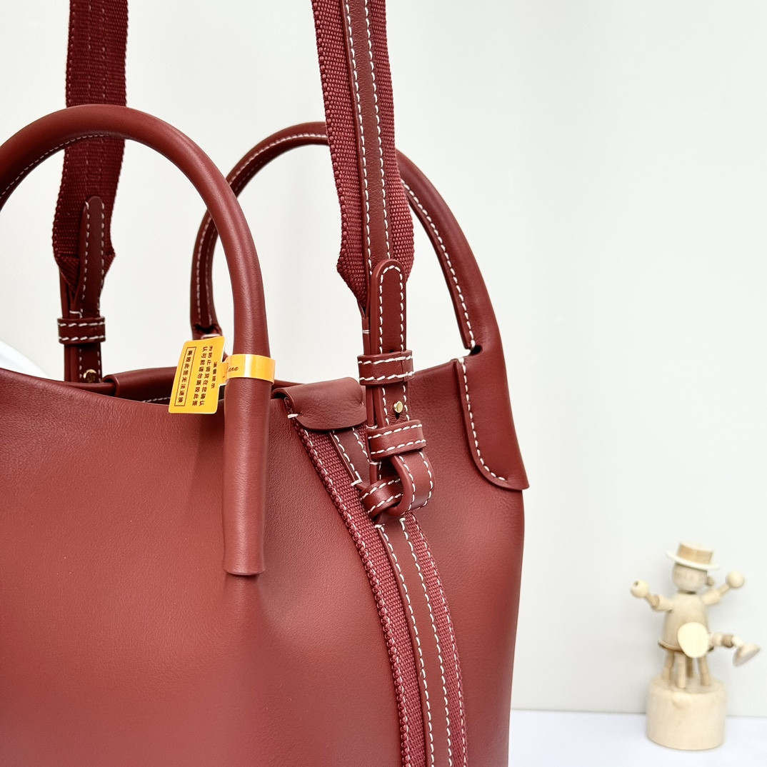 L**o p*ana Small Bale Bag Calfskin 17 x 17 x 21 cm