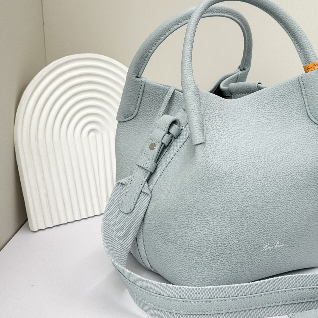 L**o p*ana Small Bale Bag Grained Calfskin 17 x 17 x 21 cm