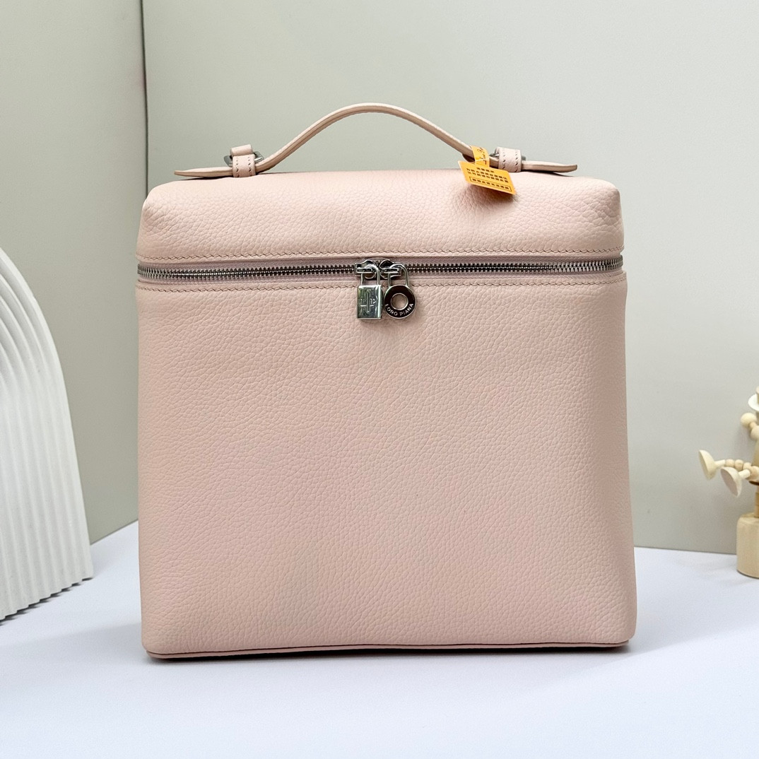 L**o p*ana Extra Pocket backpack L23.5 Grained Calfskin 23 x 21 x 8 cm