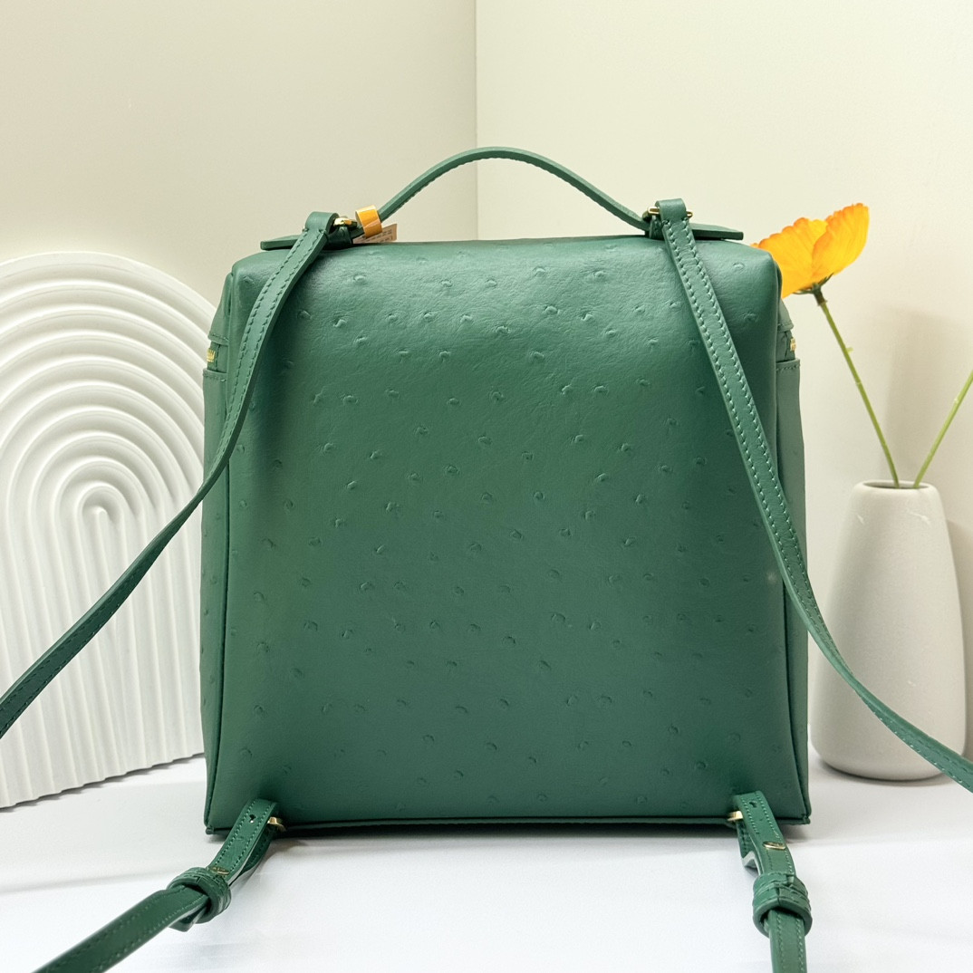 L**o p*ana Extra Pocket backpack L23.5 Ostrich-grained Leather 23 x 21 x 8 cm