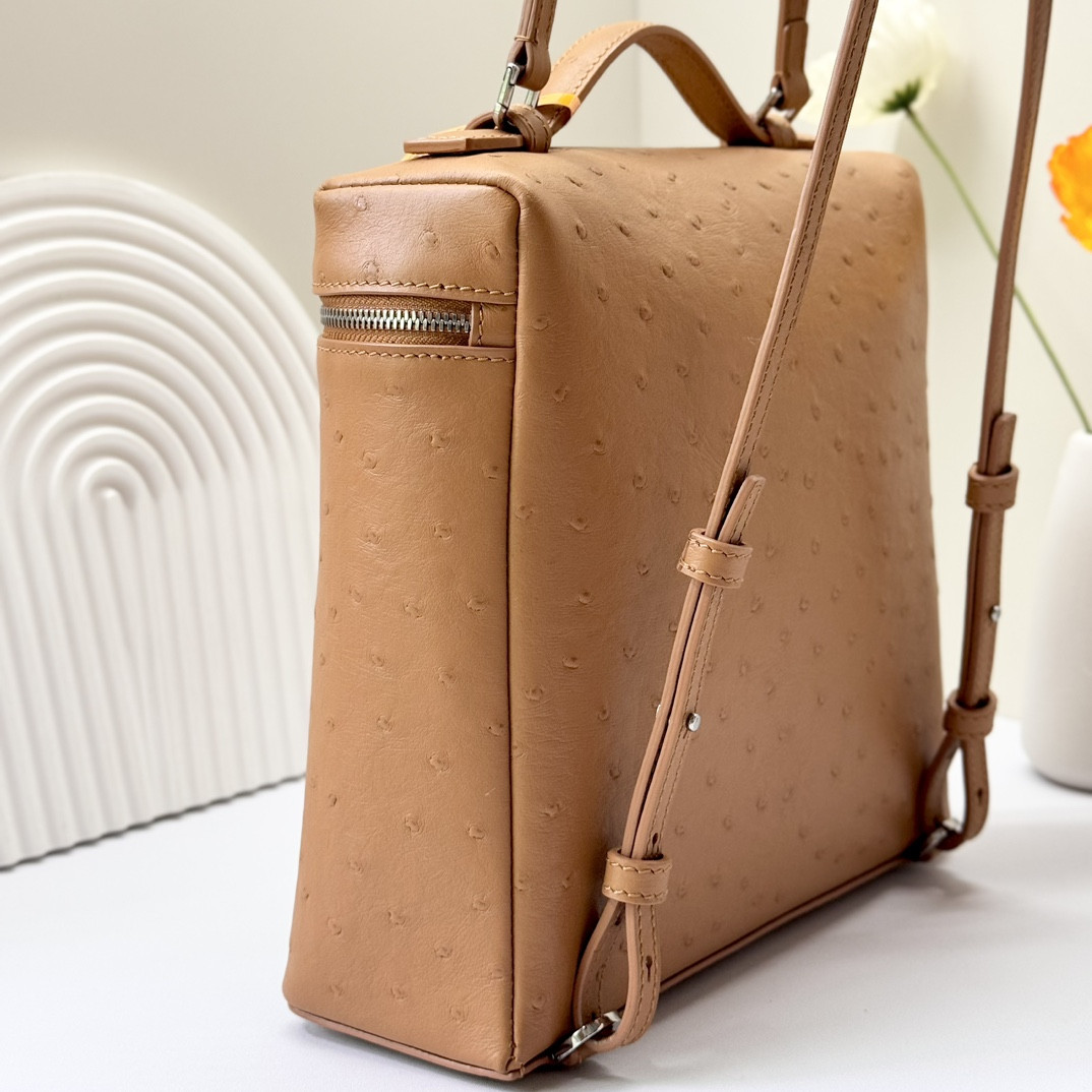 L**o p*ana Extra Pocket backpack L23.5 Ostrich-grained Leather 23 x 21 x 8 cm