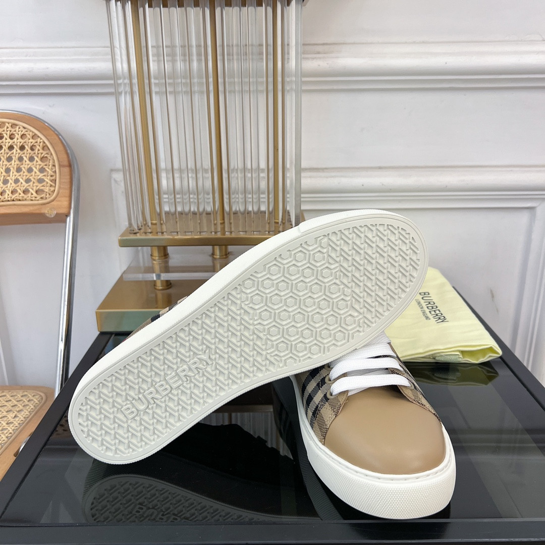 UA B**rry Check Sneakers