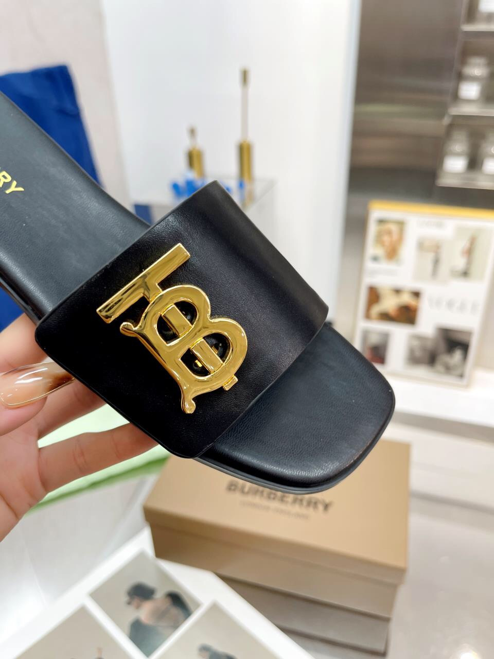 UA B**rry Slides
