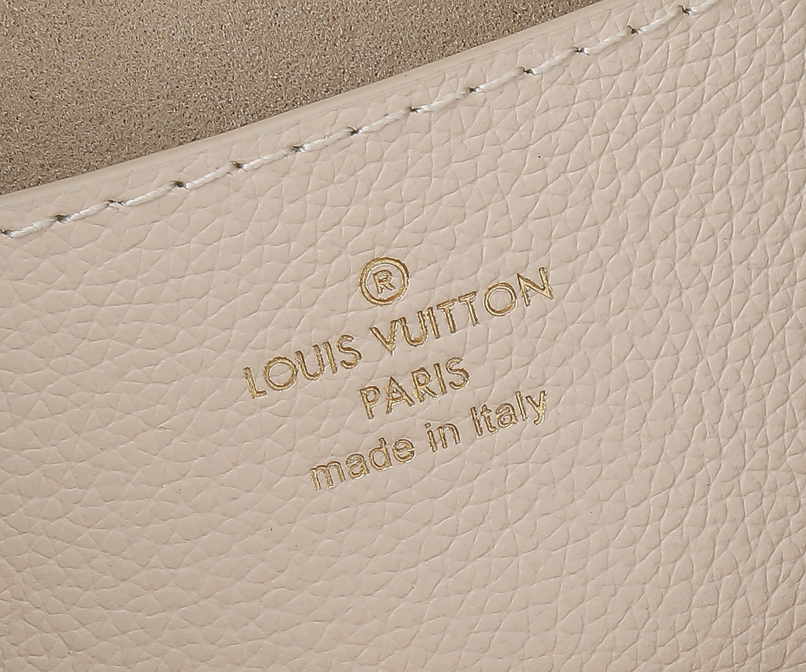 LV Soft Twist M25359 10.6 x 7.5 x 3.5 inches
