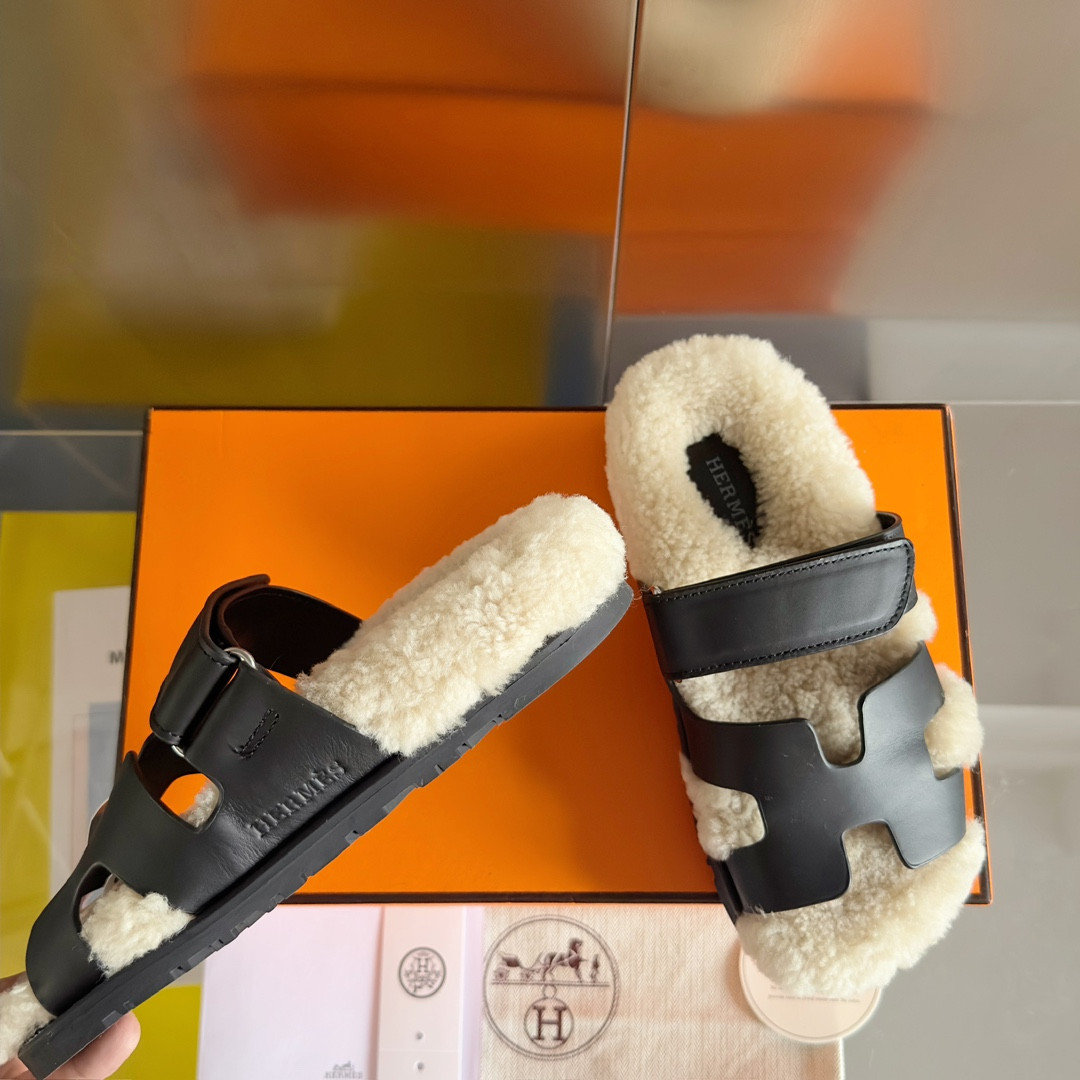 UA Hermès Chypre sandal