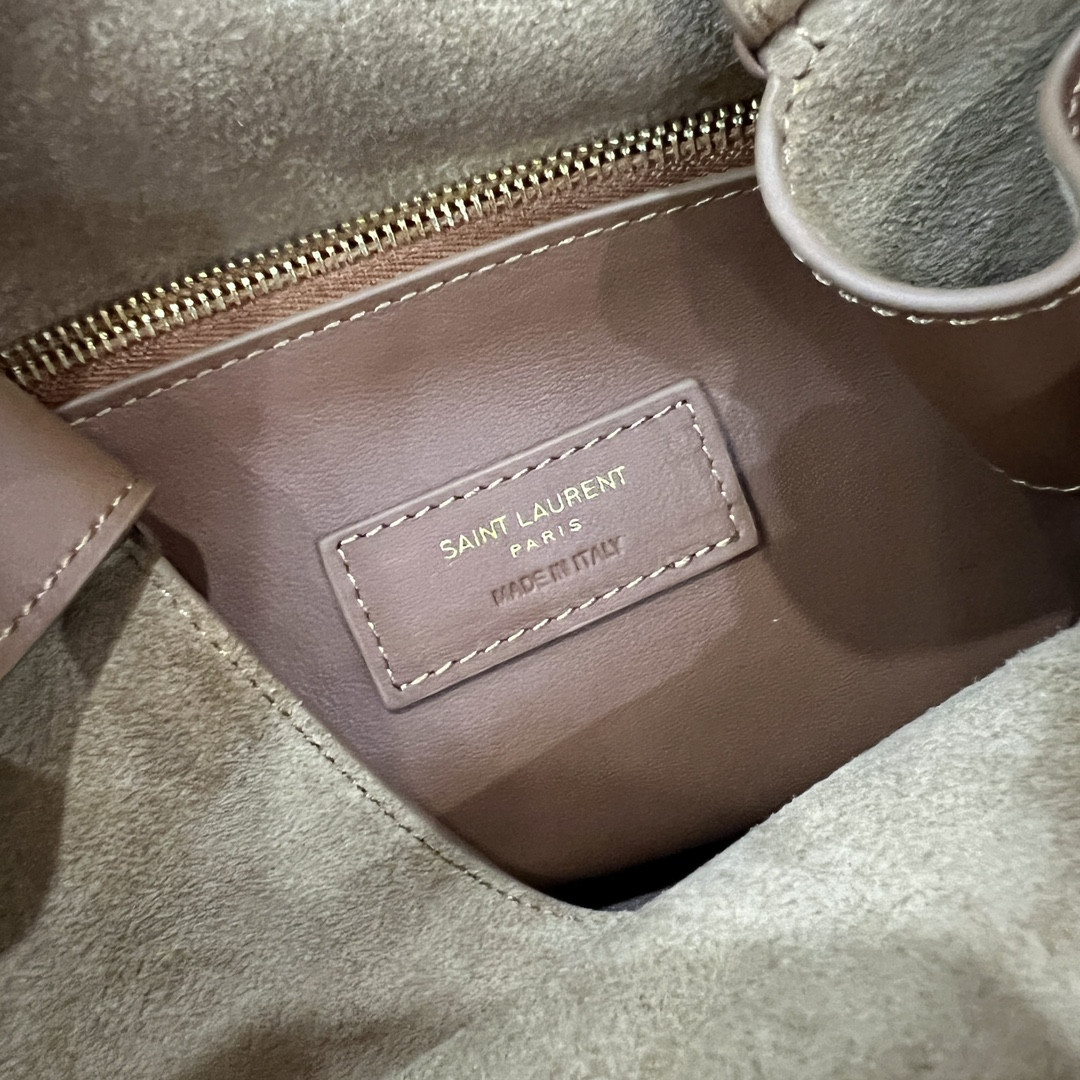 Y*L LE 5 À 7 23x22x8cm