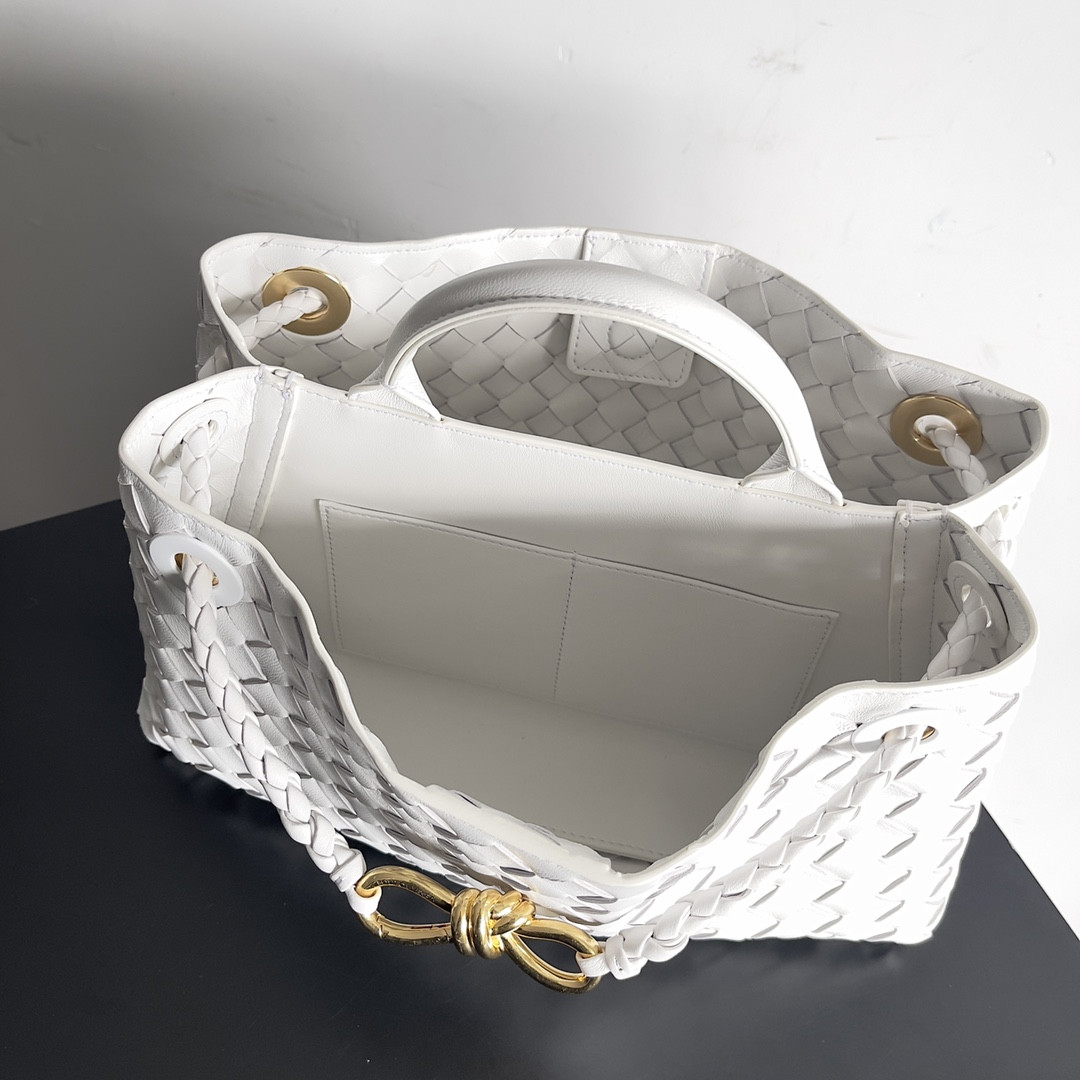 Bo*te*ga Ve*ne*ta East-West Andiamo 29x10x18CM