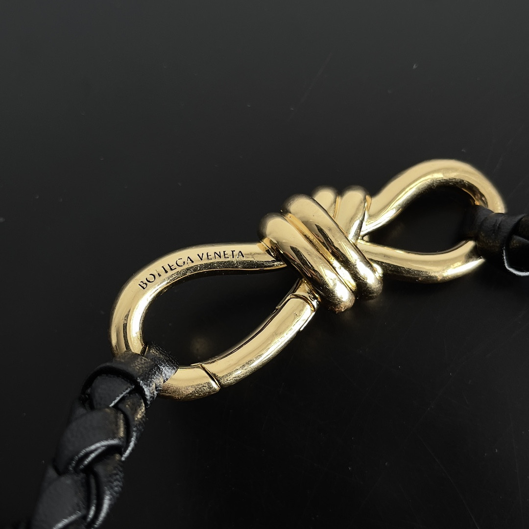 Bo*te*ga Ve*ne*ta East-West Andiamo 29x10x18CM