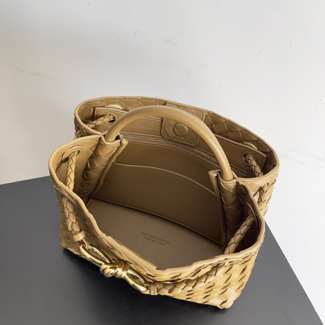 Bo*te*ga Ve*ne*ta Small Andiamo 25x22x10.5cm