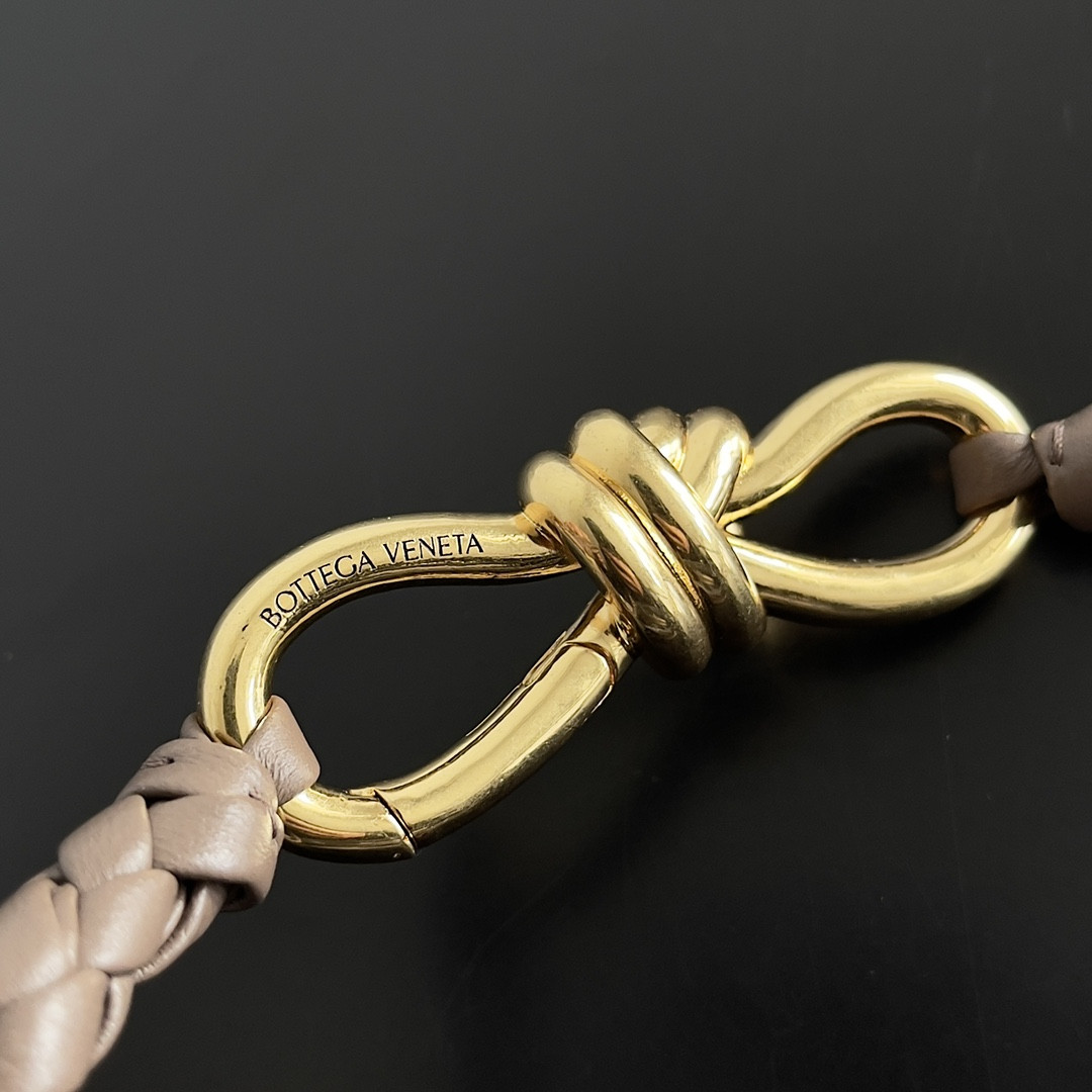 Bo*te*ga Ve*ne*ta Small Andiamo 25x22x10.5cm