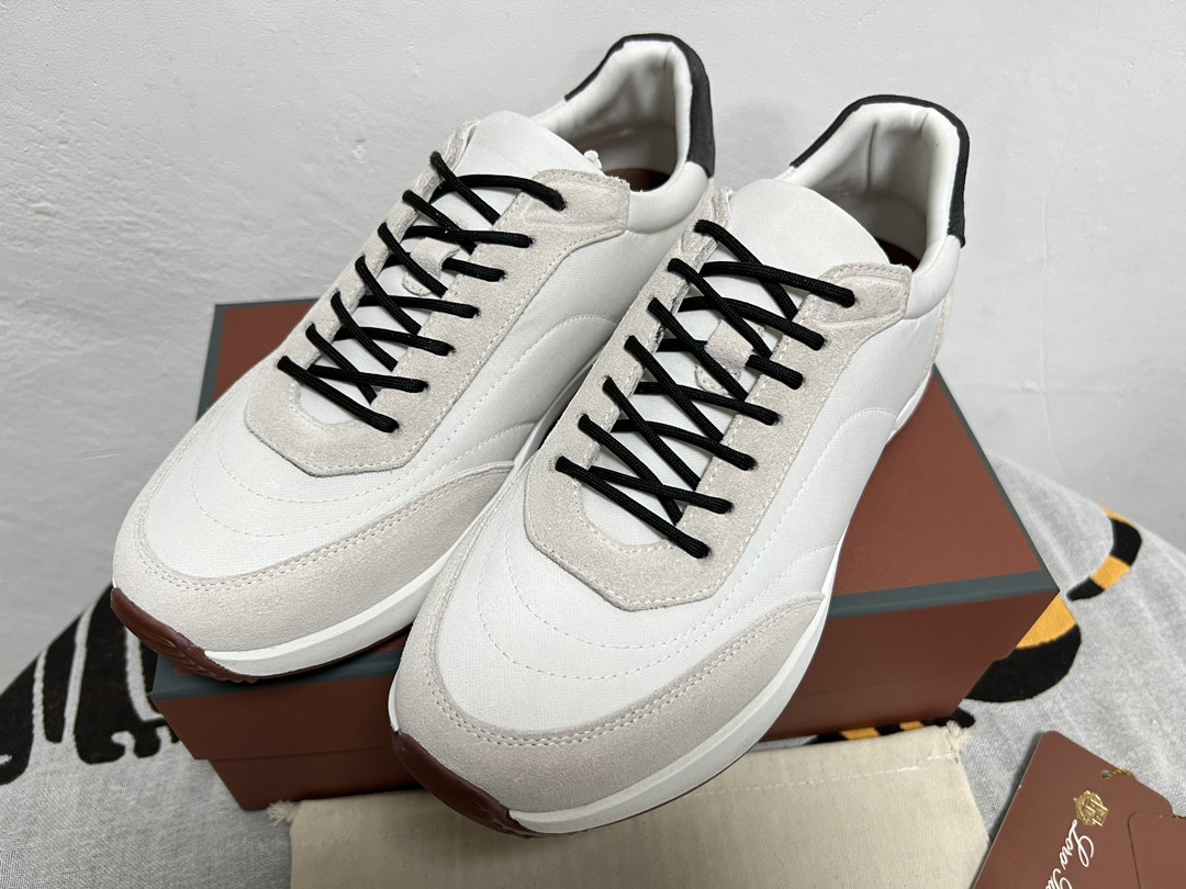 UA L**o p*ana Week End Walk Sneakers