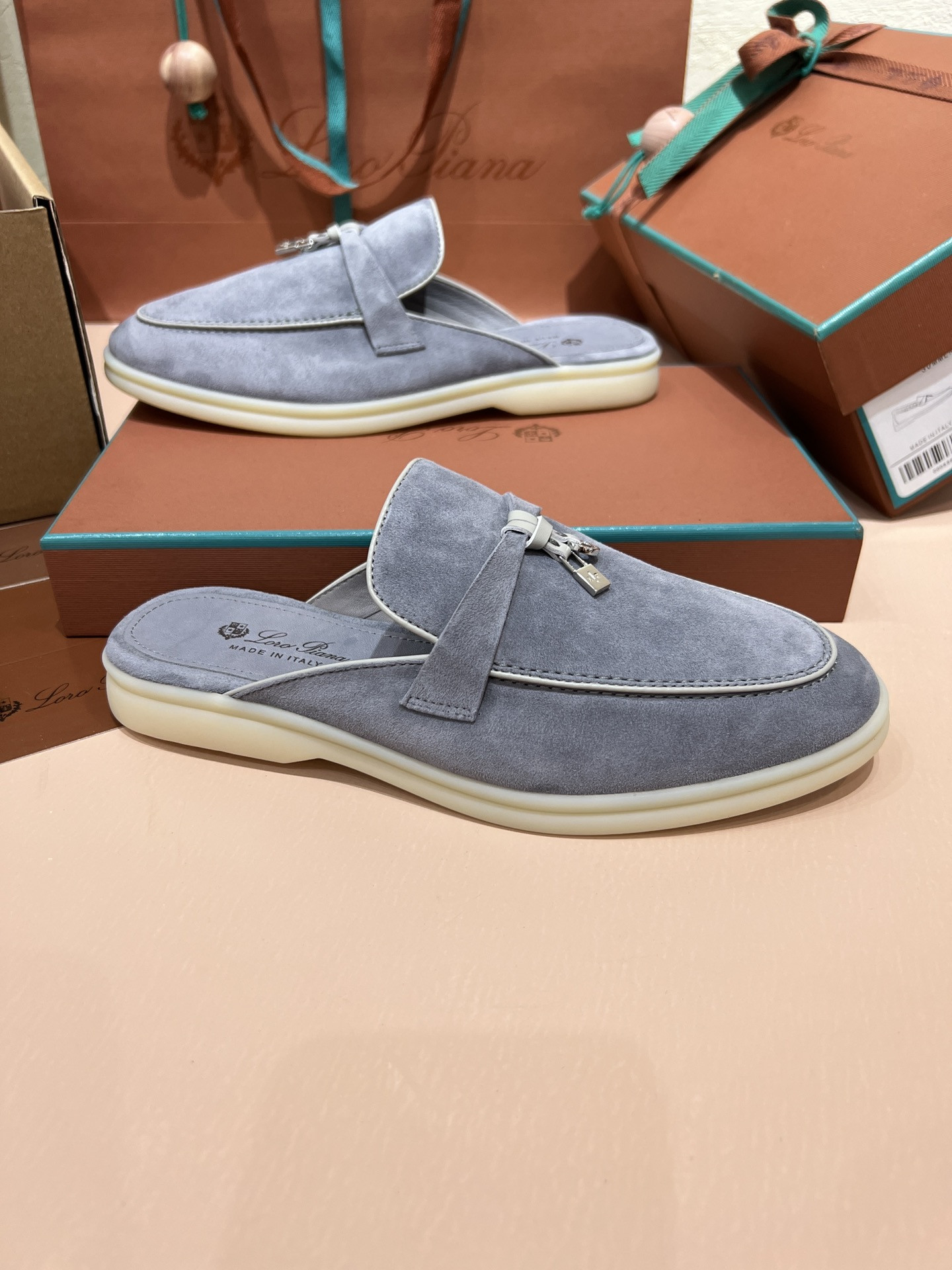 UA L**o p*ana Babouche Charms Walk Loafers