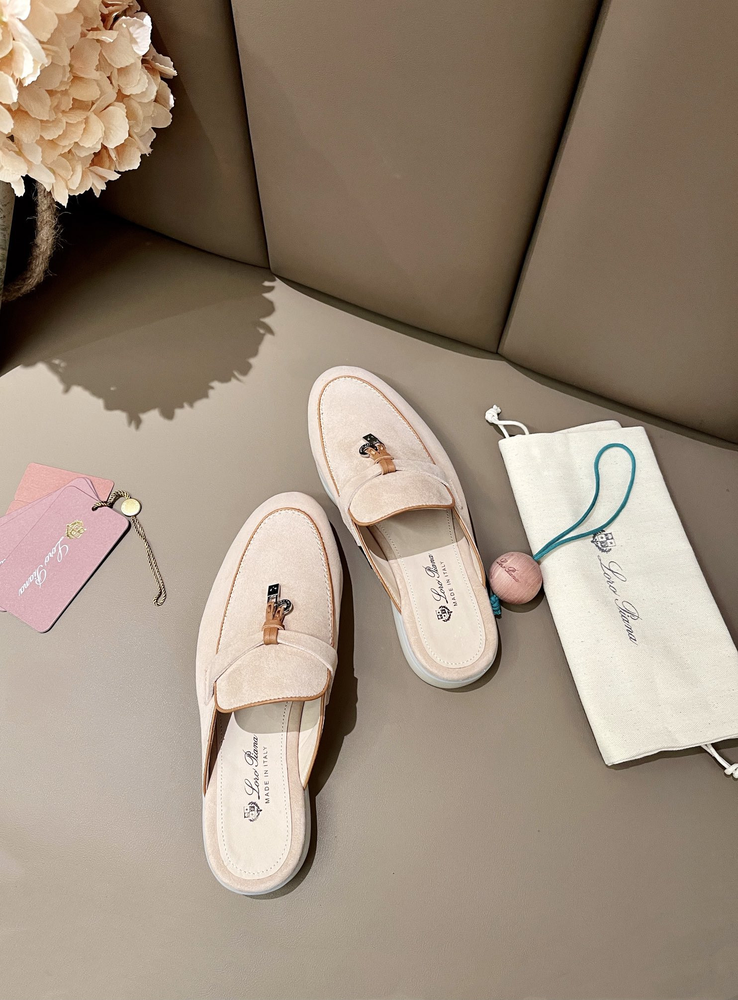 UA L**o p*ana Babouche Charms Walk Loafers