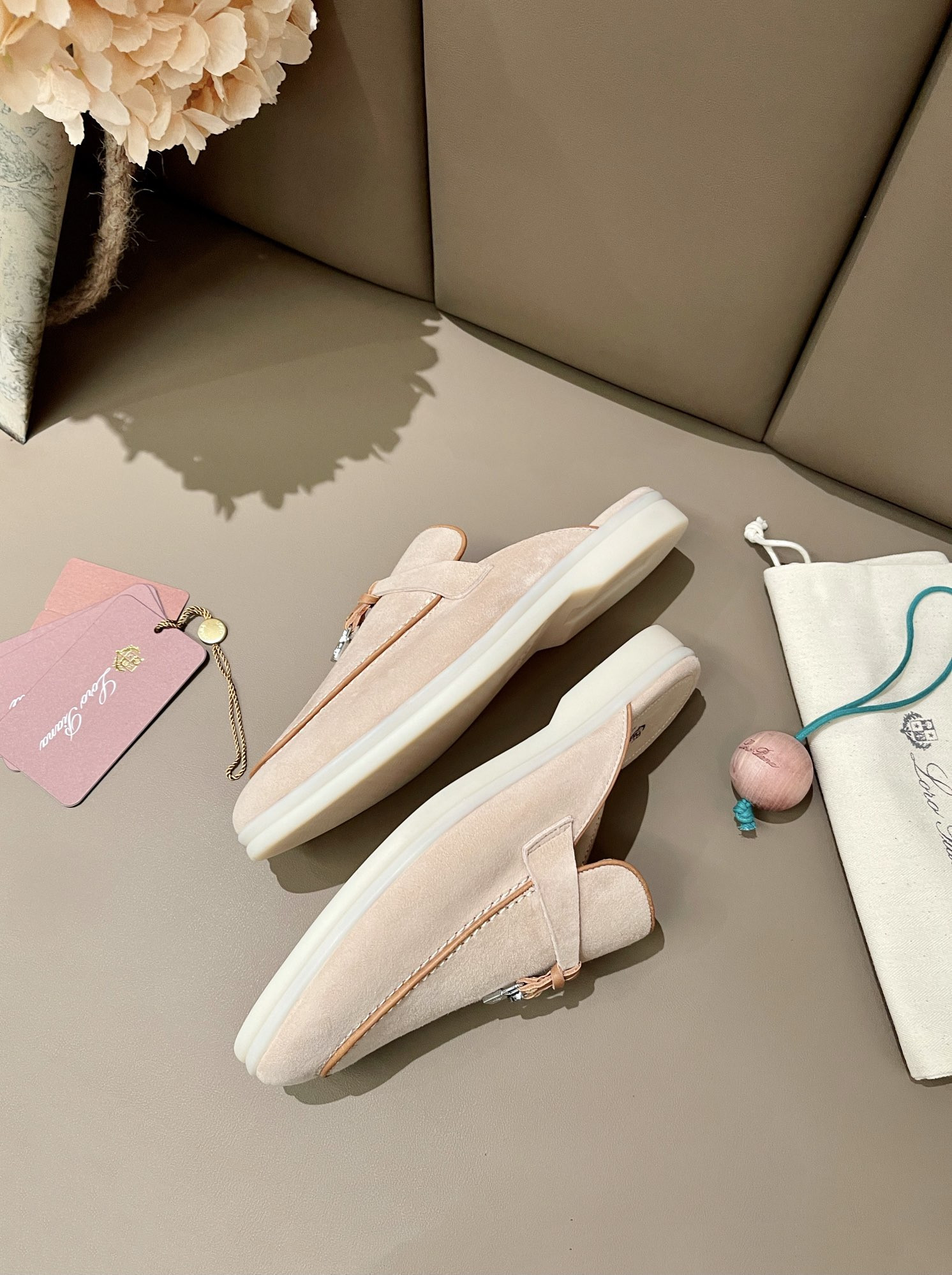 UA L**o p*ana Babouche Charms Walk Loafers