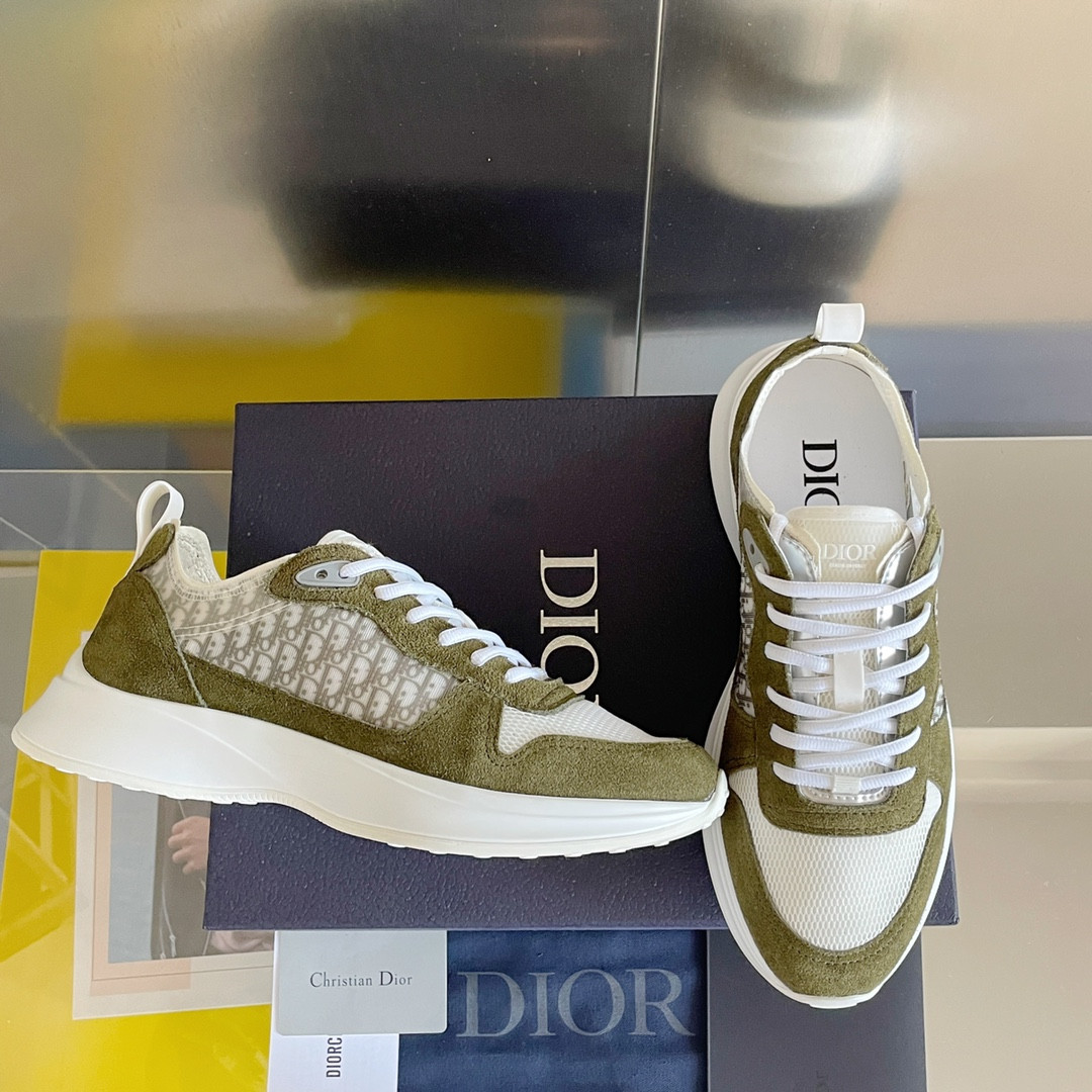 UA D*0r B25 Runner Sneaker