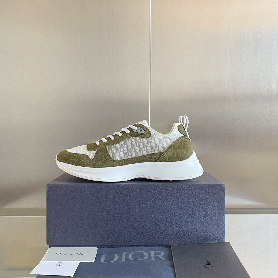 UA D*0r B25 Runner Sneaker