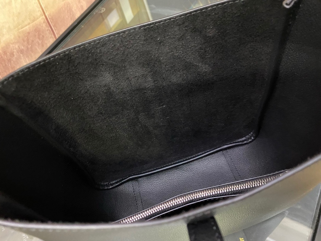 Y*L LE 5 À 7  23x22x8cm