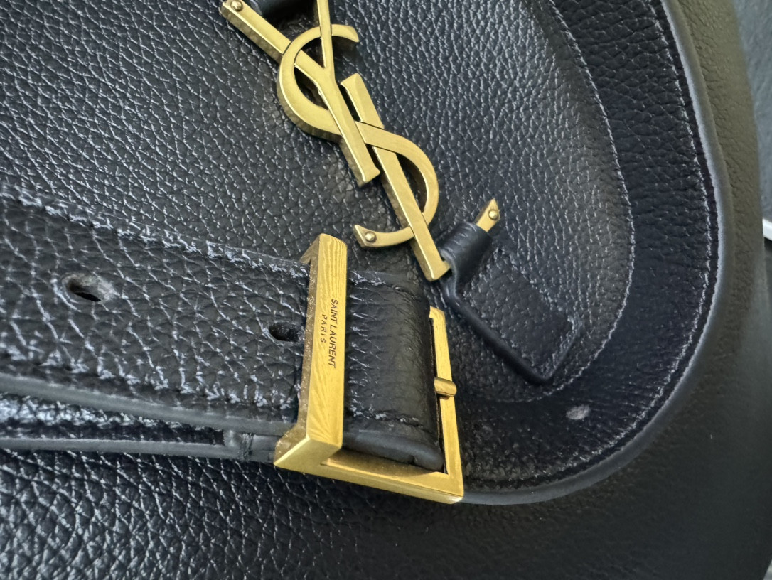 Y*L LE 5 À 7 hobo in grained leather 26x31.5x13.5cm