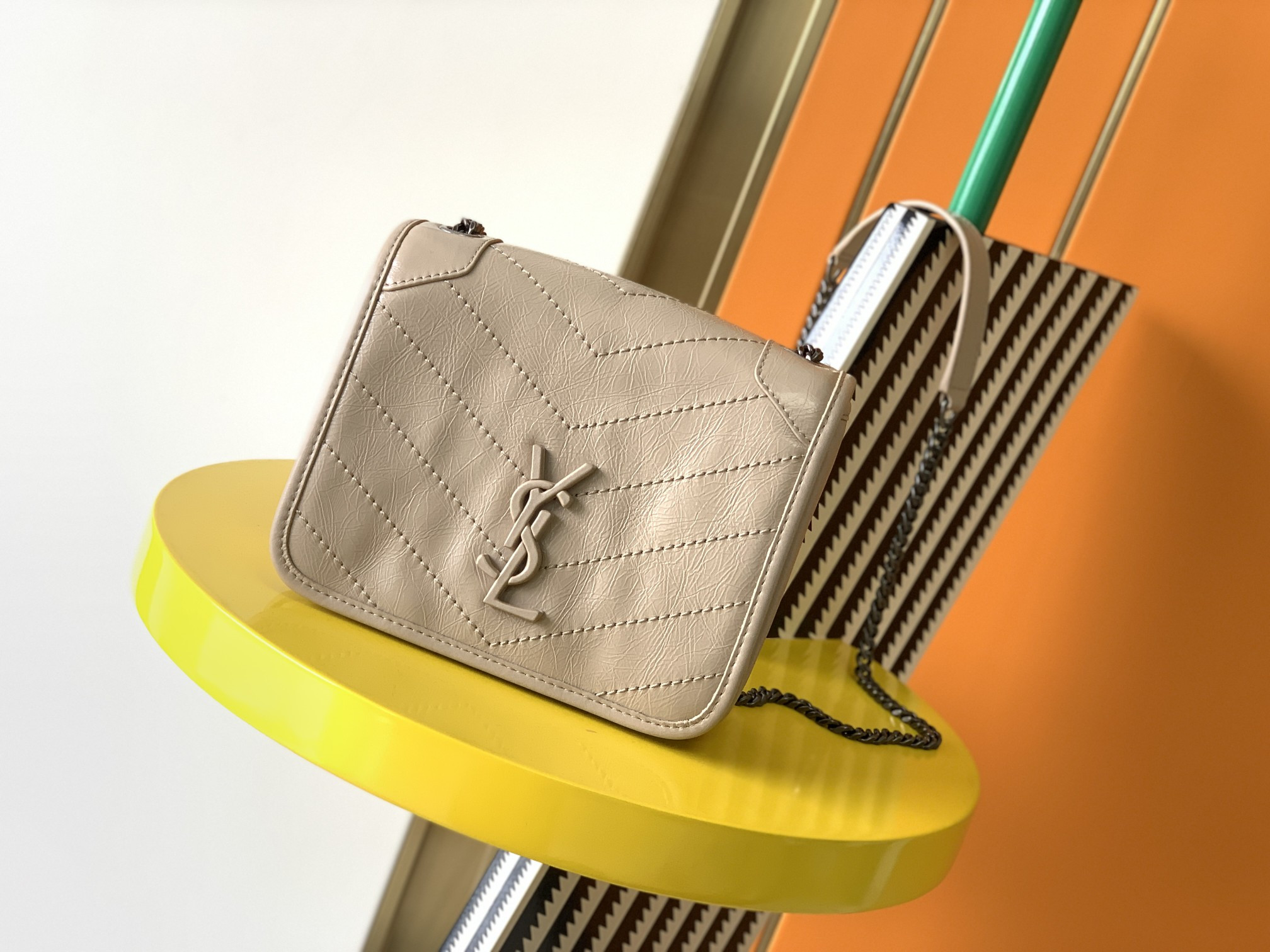 Y*L NIKI CHAIN WALLET IN SHINY LEATHER WHITE 19 x 15 x 6 CM