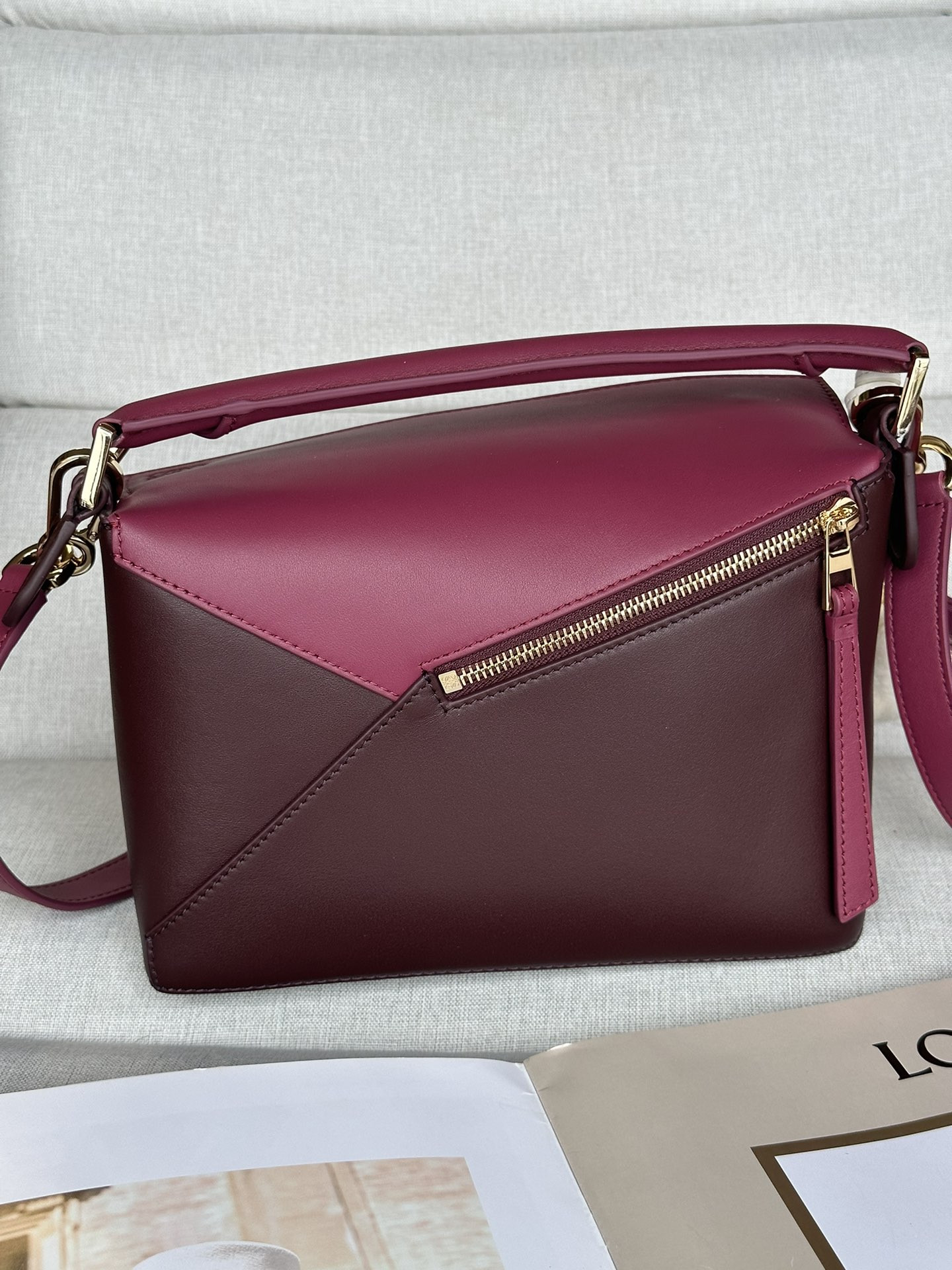 L0ew* Small Puzzle bag in classic calfskin 24x10.5x16.5cm