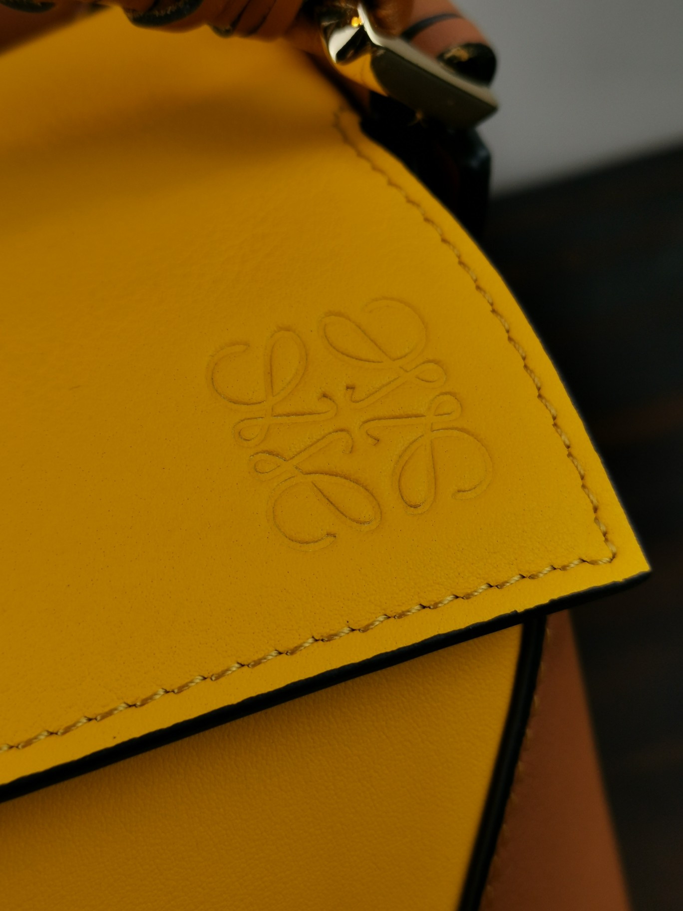 L0ew* Small Puzzle bag in classic calfskin 24x10.5x16.5cm