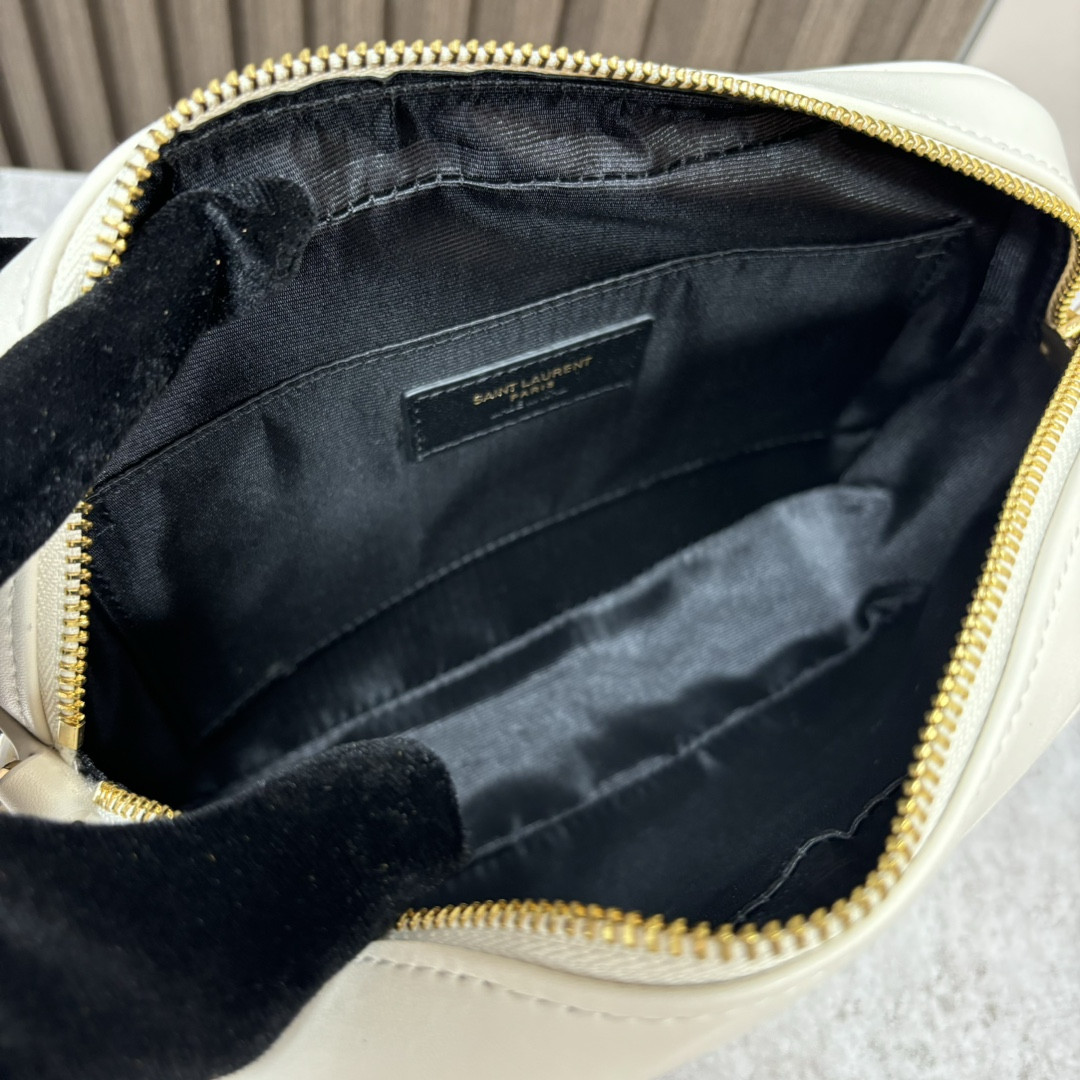 Y*L LOU camera bag in quilted leather 23x16x6cm